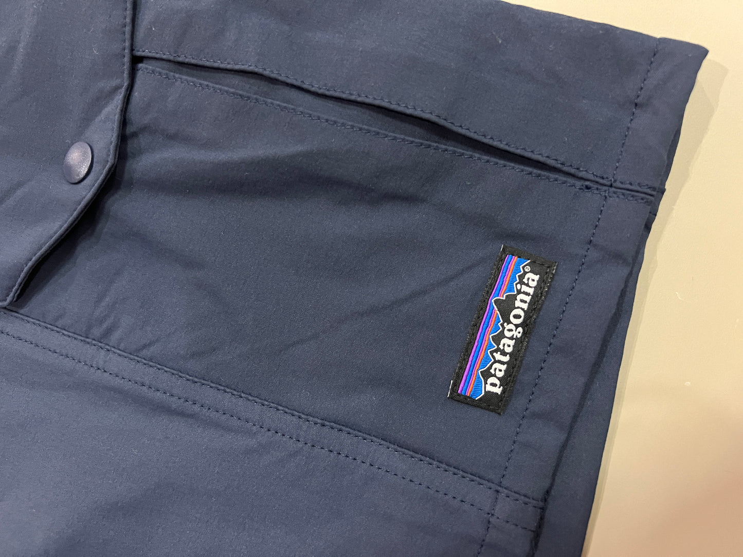 7” Outdoor Everyday Shorts Navy - XS (M)