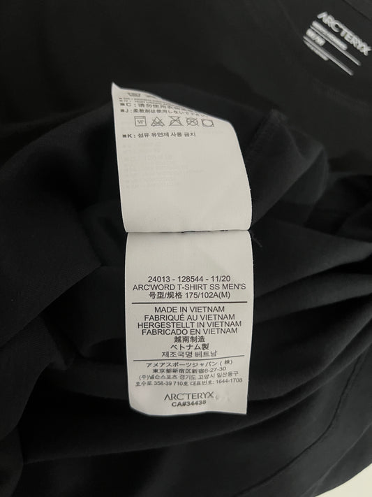 เสื้อยืด Cormac โลโก้ใหญ่ สีดำ - M (ช.)