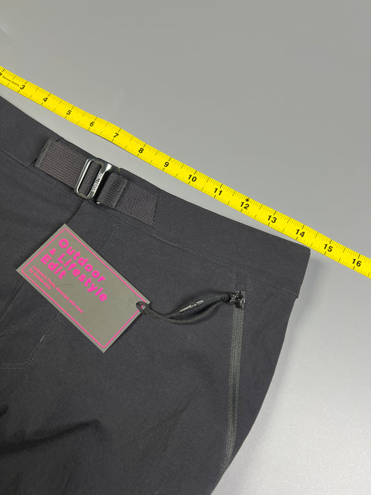 กางเกงขาสั้น Gamma ผ้าแห้งเร็ว 9 นิ้ว สีดำ - 28" (ช.)