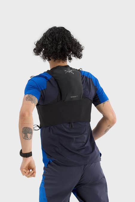 Norvan 7 Vest Black - 7L - (U)