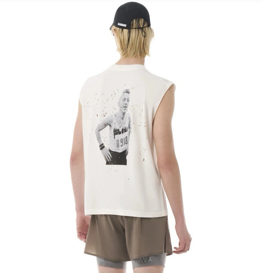 เสื้อยืด MothTech 10 ปี Running Cult Member Muscle สีขาว – M (M)