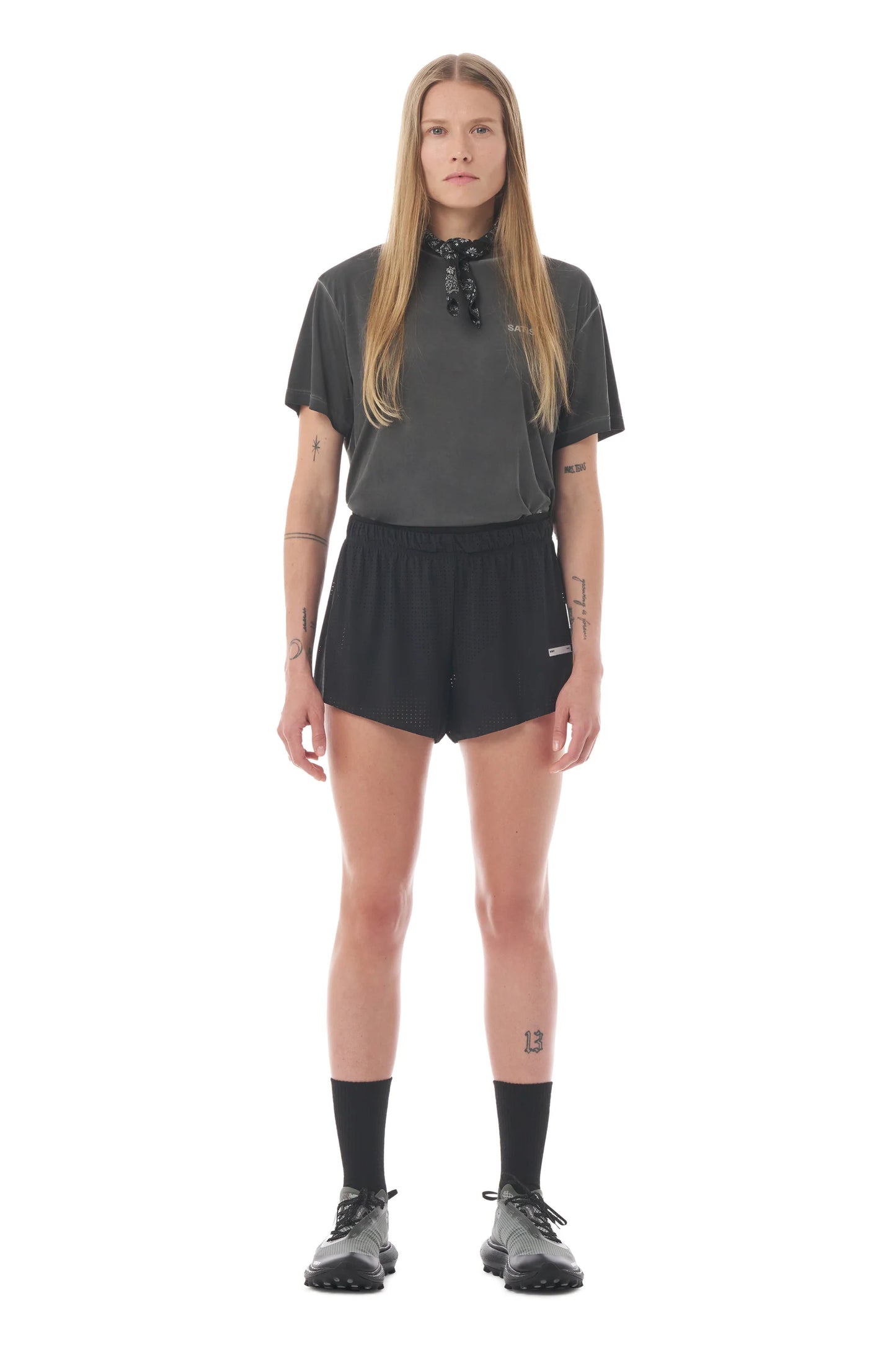 กางเกงขาสั้นผู้หญิง Space-O™ 2.5 นิ้ว สีดำ