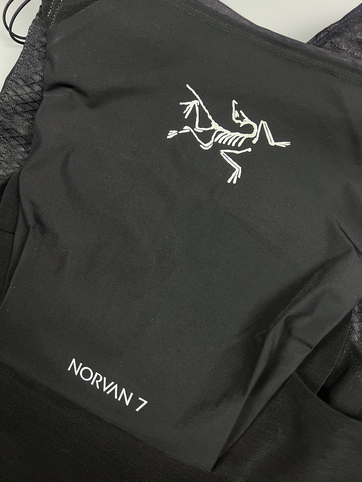 Norvan 7 Vest Black - 7L - (U)